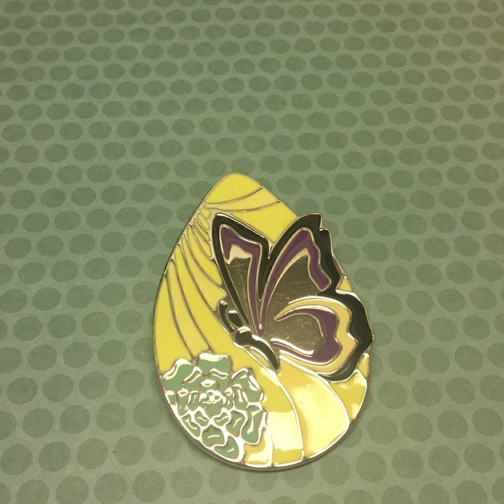 Beautiful Butterfly Pendant - Picture 2 of 5